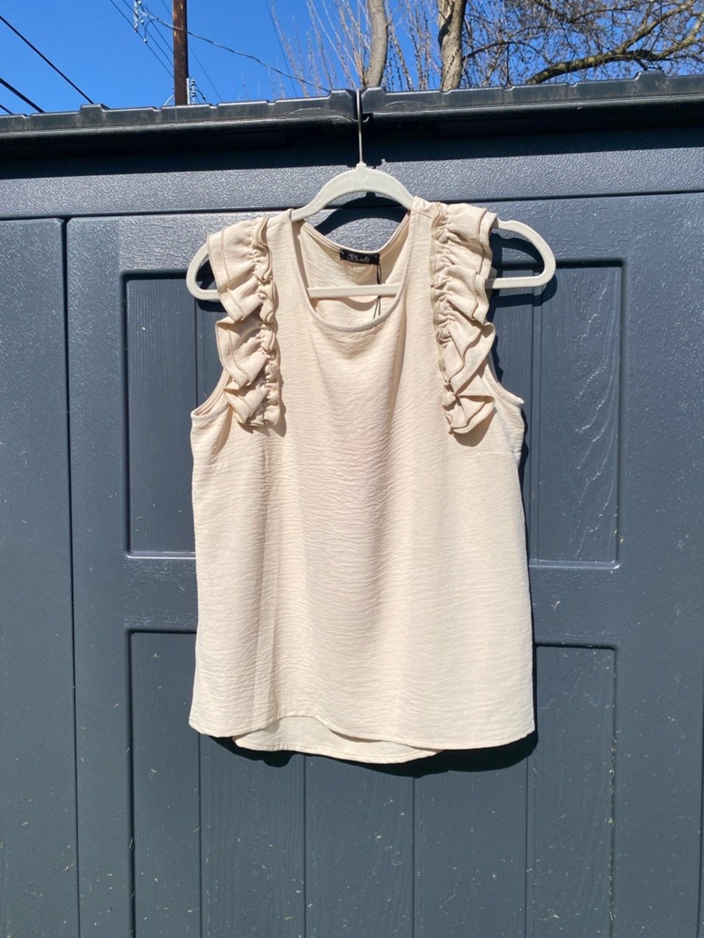 Bali Corp Flowy Sleeveless Ruffle Cream Tank Top L